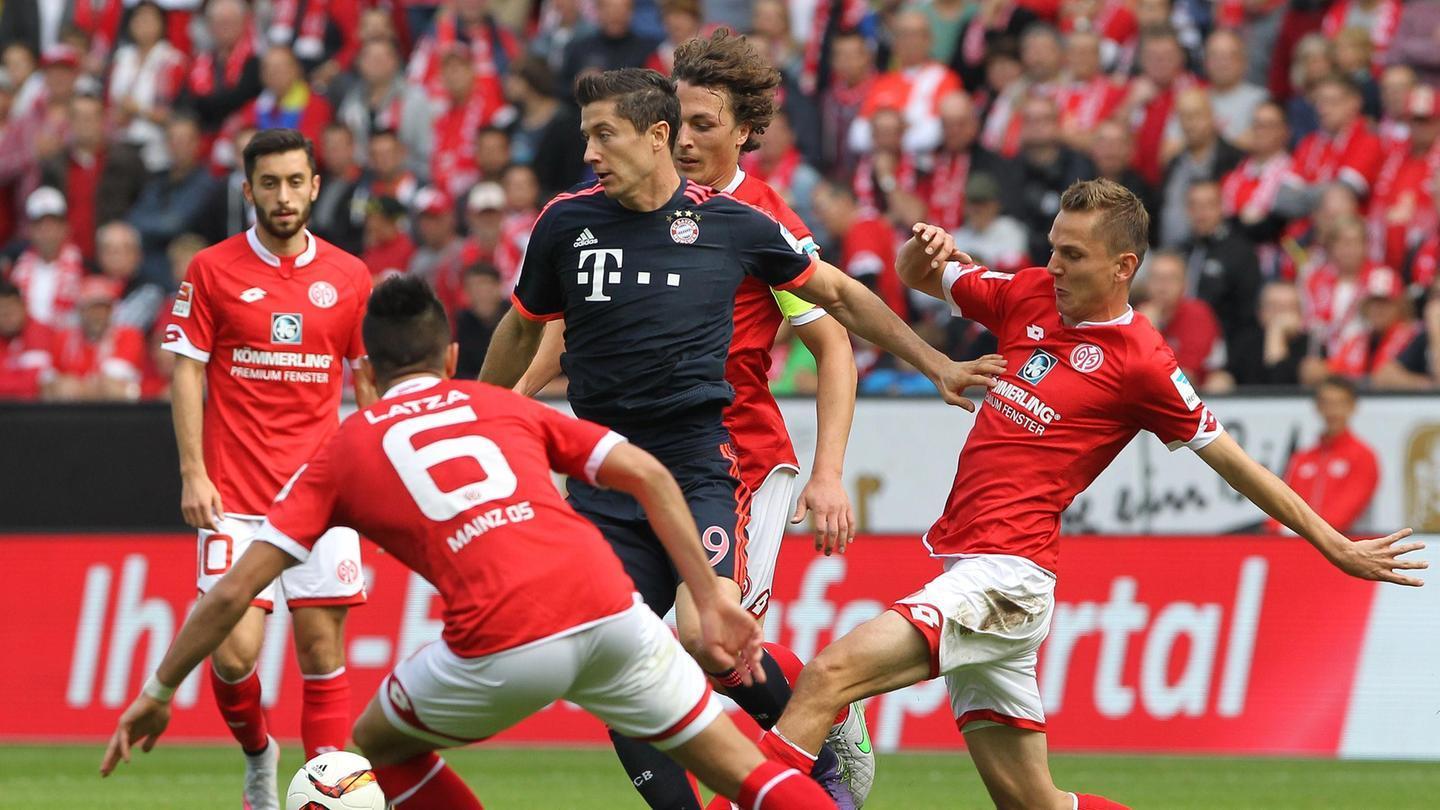 [中超]半场连进三球 上海海港击败河南俱乐部