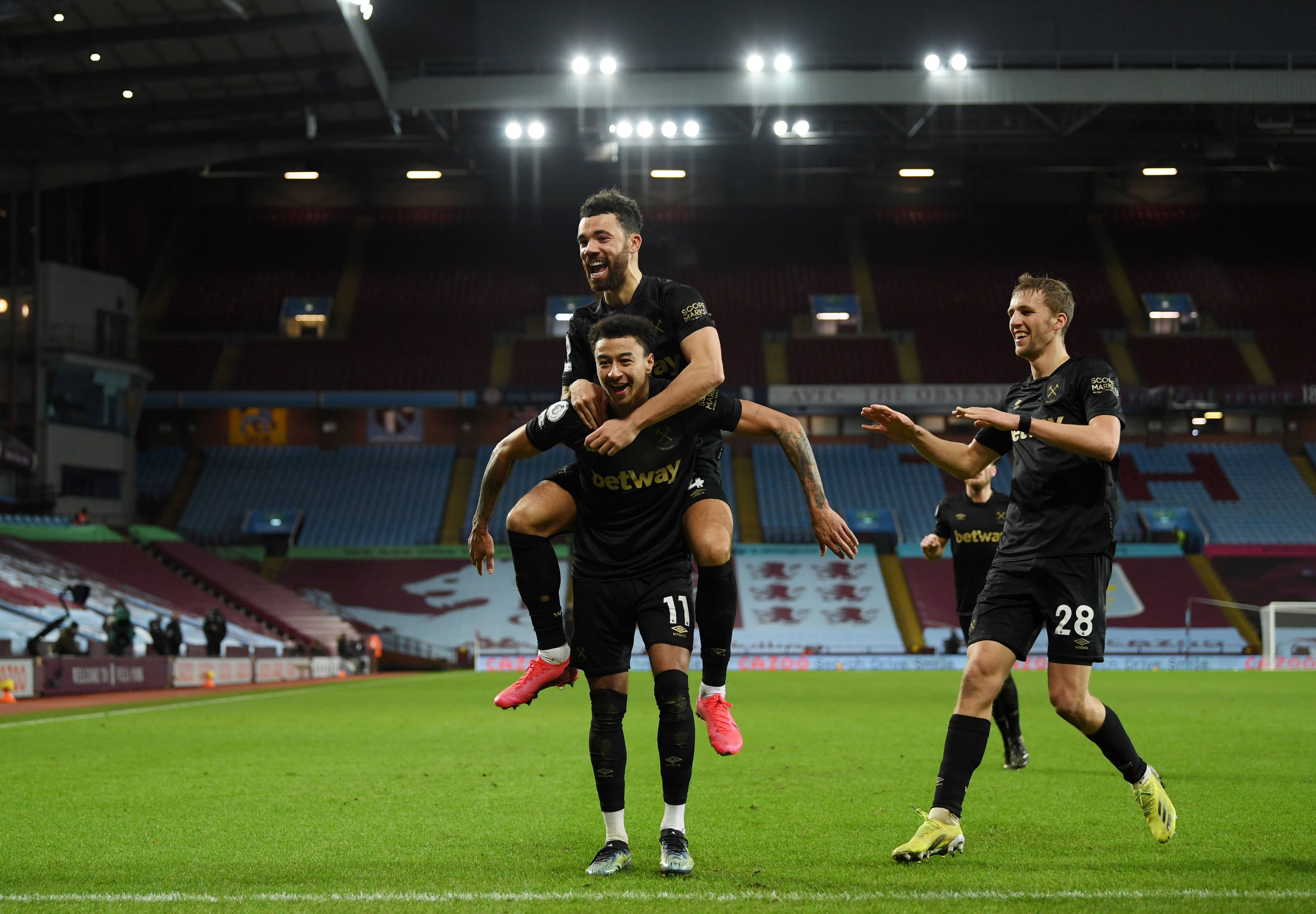 东契奇空砍42分，德罗赞贡献32分，湖人客场112-124惜败国王