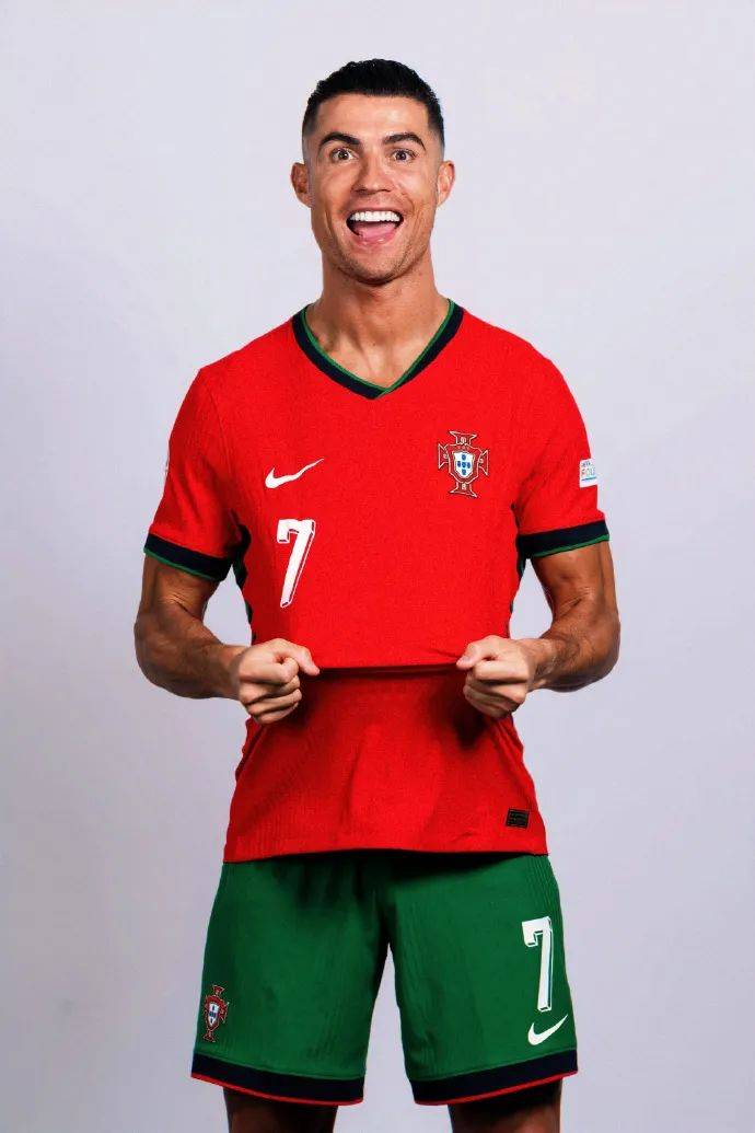 多谁谁尴尬！皇马免签姆巴佩后 国内4冠均被巴萨夺走 巴黎6冠王