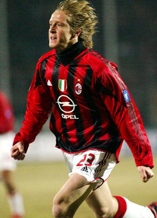 泪流满面，小贾两记三分球带走胜利，这比火箭队结束3连败更重要