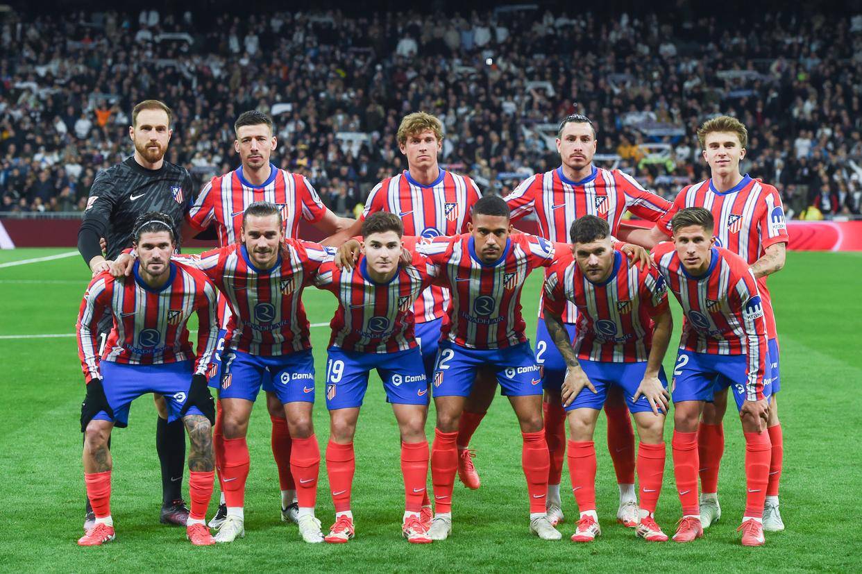 LPL冤大头战队终于拿到首胜！连换八位选手，终于把“内鬼”开除