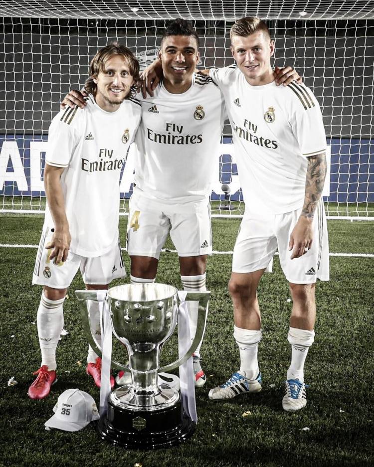 遭遇三连败湖人，平台赛后打分，东契奇最高分，詹姆斯不是最低分