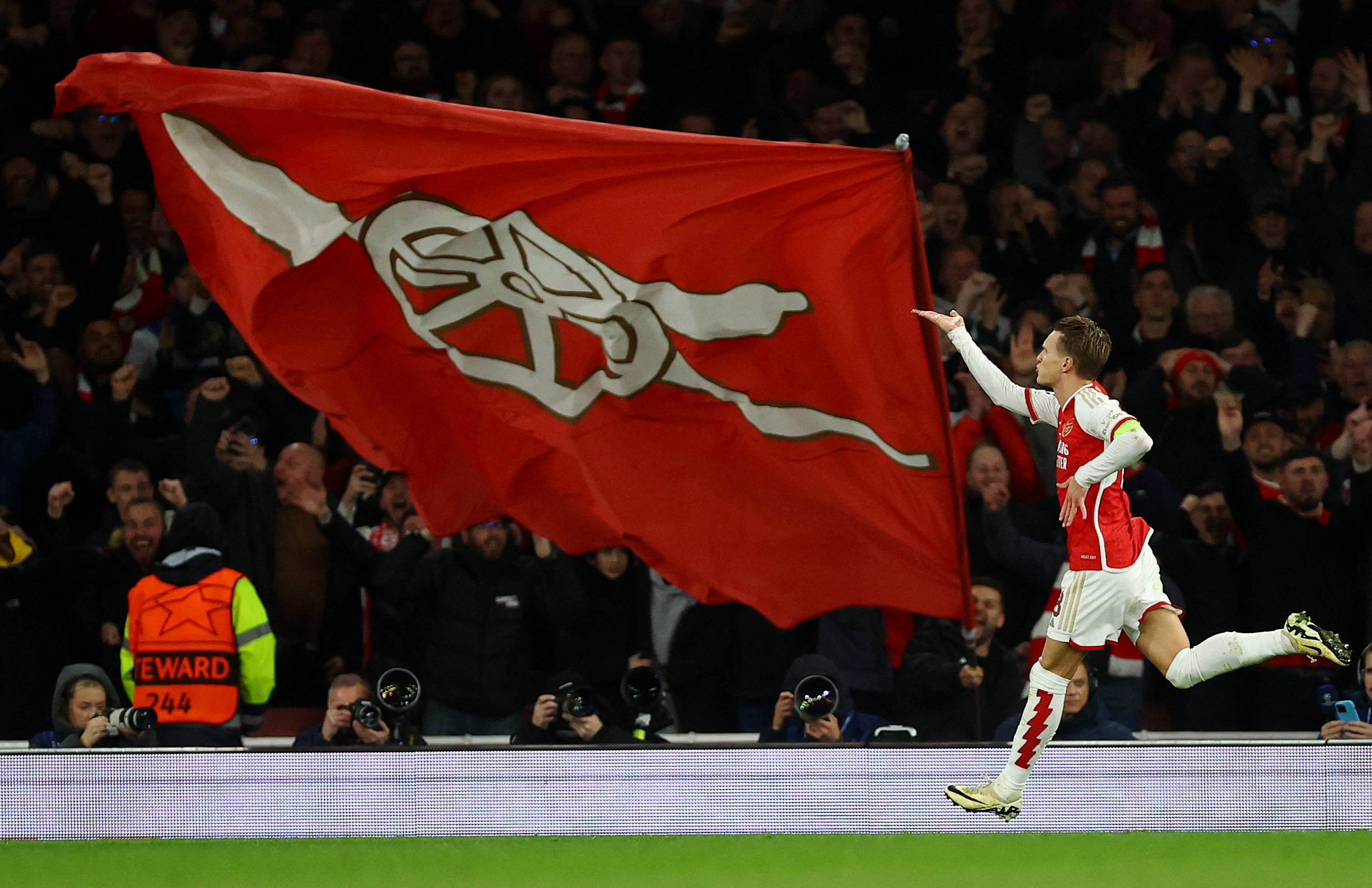 布朗50分平生涯纪录！快船惨败绿军无缘7连胜 小卡22分哈登两双